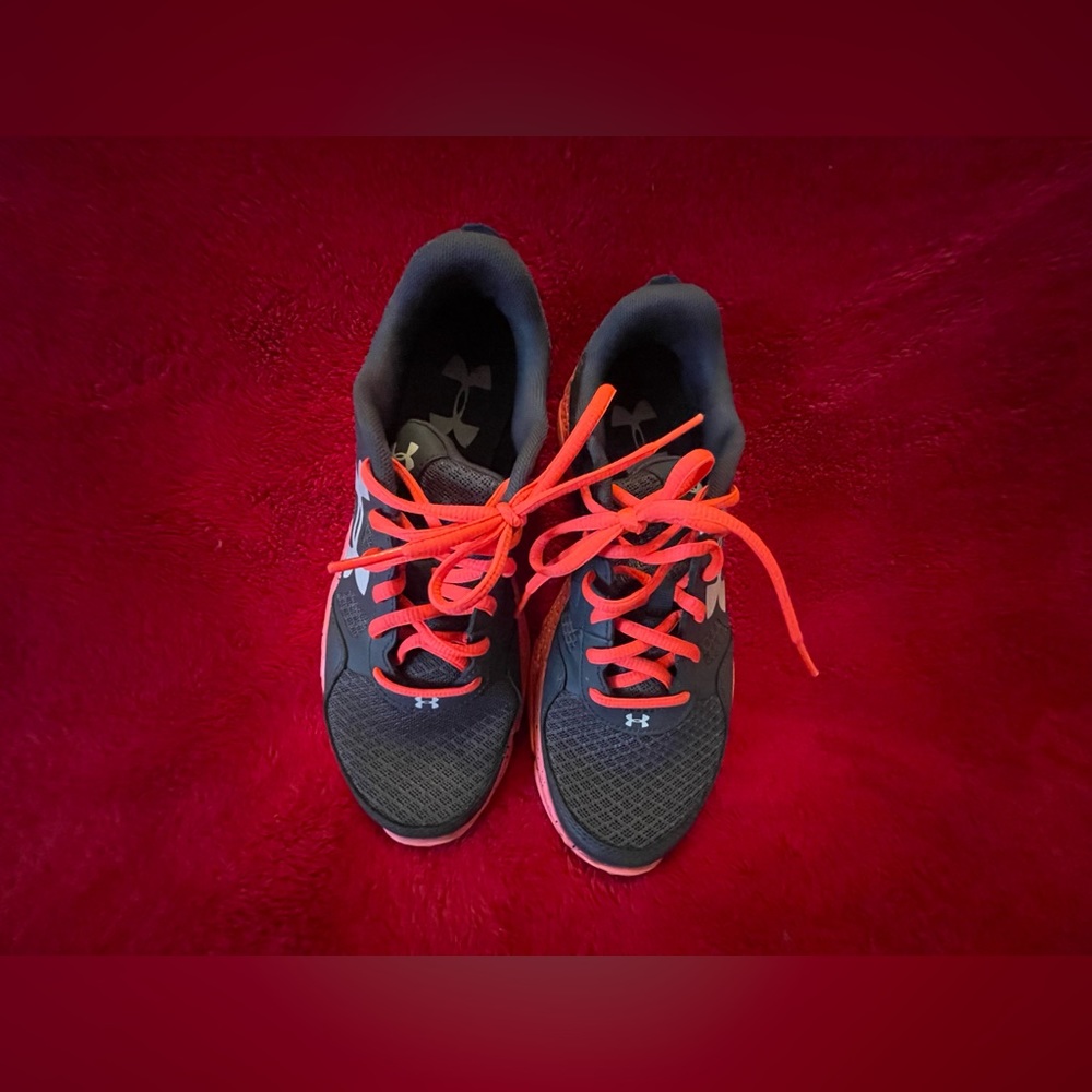 New Balance Size 8 Navy Blue Sneakers